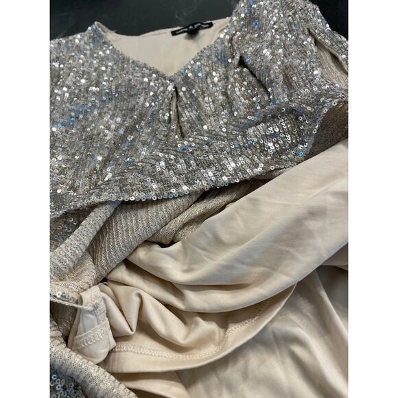 Cable & Guage silver sequin flutter sleeve v neck top MED - Picture 8 of 11